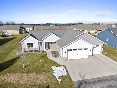 716 Evergreen Dr, Kaukauna, WI 54130