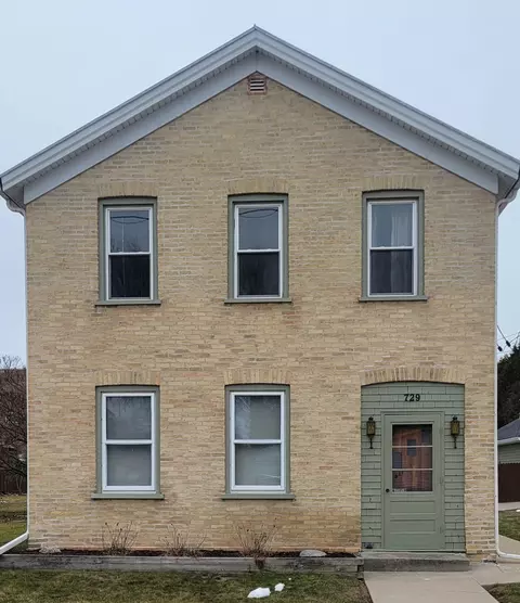 729 S 15th St, Manitowoc, WI 54220