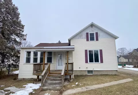 1206 Pierce Ave, Marinette, WI 54143