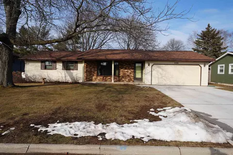 2520 Lance St, Green Bay, WI 54313