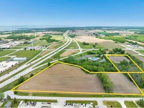 equestrian court, Green Bay, WI 54311