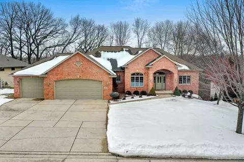 2571 Sage Dr, Green Bay, WI 54302