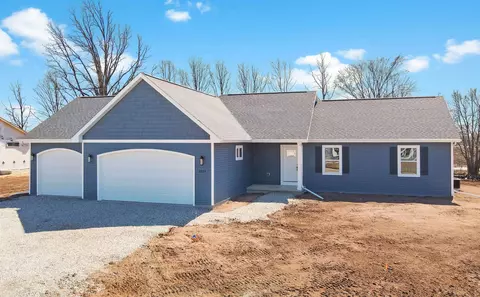 2201 White Dove Ln, Kaukauna, WI 54130