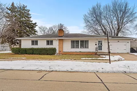1405 Porter Ave, Oshkosh, WI 54902