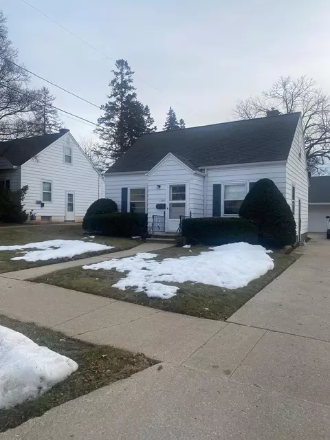 1349 Desnoyers St, Green Bay, WI 54303