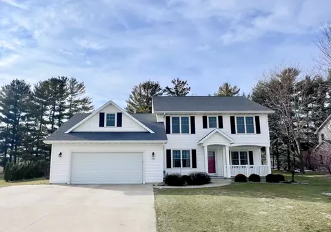 1584 Milton Cir, Oshkosh, WI 54904