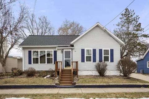 722 Oviatt St, Kaukauna, WI 54130