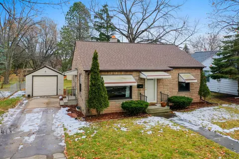 608 Park St, Green Bay, WI 54303