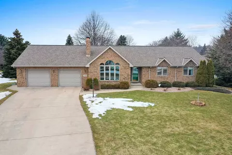 3113 Claymore Ln, New Franken, WI 54229