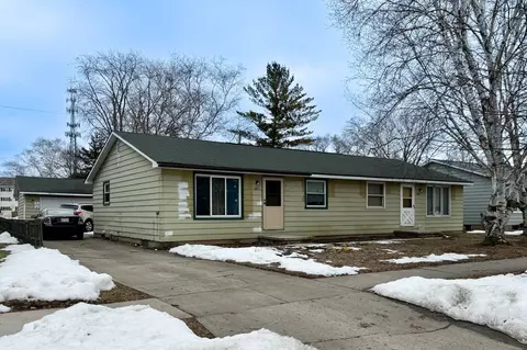 851 Ricky Dr, Green Bay, WI 54302