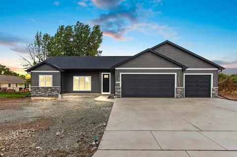 525 Behrendt Park Dr, Seymour, WI 54165