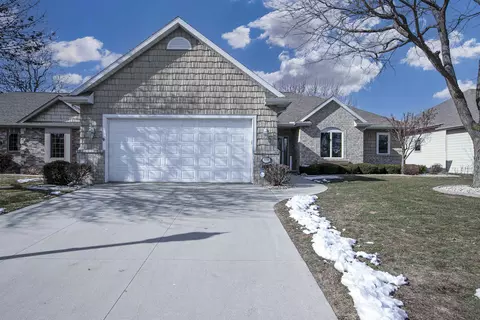 838 Whisper Falls Ln, Menasha, WI 54952