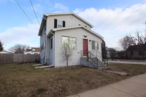 1102 N Sawyer St, Oshkosh, WI 54902