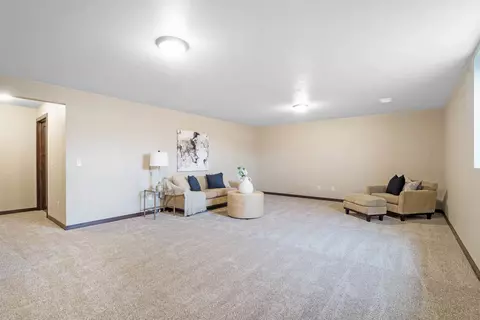 Living - 2004 W Sugar Ln, Appleton, WI 54913 photo 2 of 3