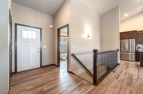Entry Way - 2004 W Sugar Ln, Appleton, WI 54913 photo 1 of 2