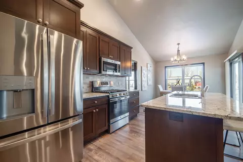 Kitchen - 2004 W Sugar Ln, Appleton, WI 54913 photo 2 of 2