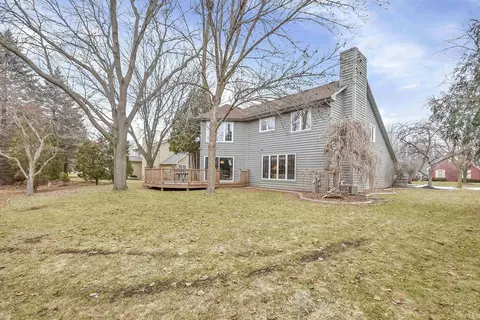 Exterior - 901 E Foxmoor Ln, Appleton, WI 54911 photo 8 of 12