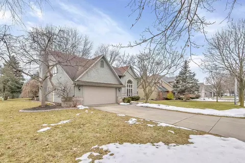 Exterior - 901 E Foxmoor Ln, Appleton, WI 54911 photo 12 of 12