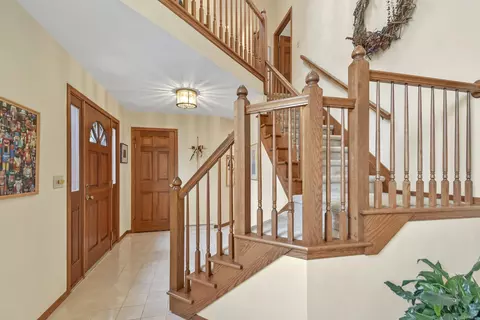 Entry Way - 901 E Foxmoor Ln, Appleton, WI 54911 photo 1 of 2