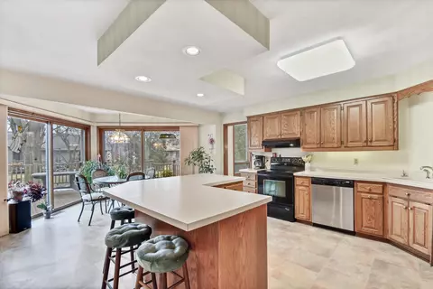 Kitchen - 901 E Foxmoor Ln, Appleton, WI 54911 photo 3 of 5