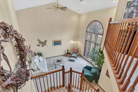 Entry Way - 901 E Foxmoor Ln, Appleton, WI 54911 photo 2 of 2