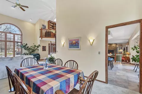 Dining - 901 E Foxmoor Ln, Appleton, WI 54911 photo 2 of 7