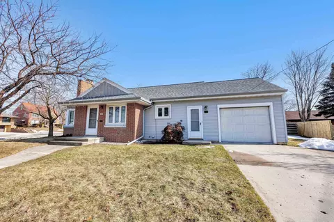 1015 N 23rd St, Manitowoc, WI 54220