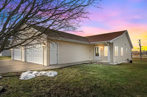 573 N Wisconsin St, Berlin, WI 54923