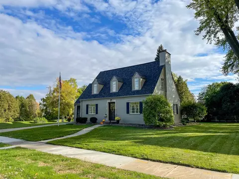 396 Ledgeview Ave, Fond Du Lac, WI 54935