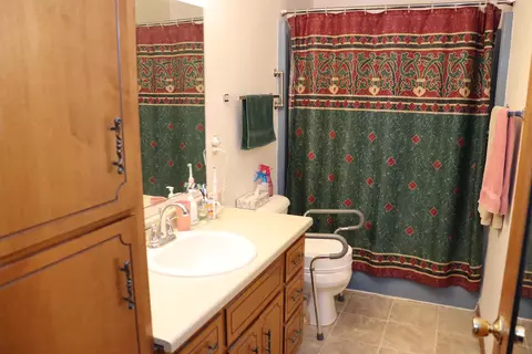 2116 N Whitney Dr, Appleton, WI 54914 photo 5