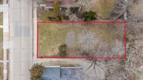 Bowen Street, Oshkosh, WI 54901