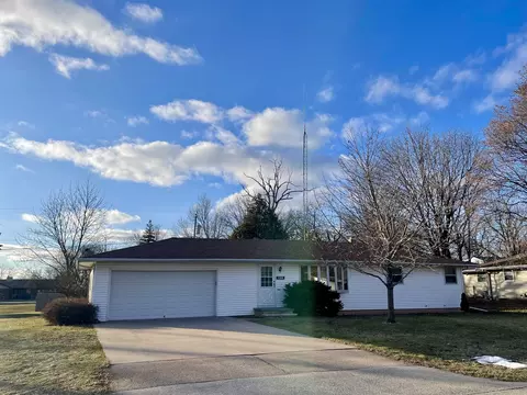 1368 Bonnie Dr, Menasha, WI 54952