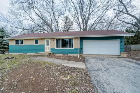 110 Briar Dr, Neenah, WI 54956