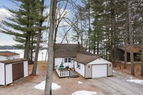 n2720 North Shore Drive, Clintonville, WI 54929