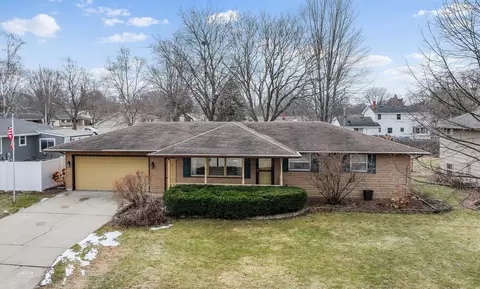 1161 Morris Ave, Green Bay, WI 54304