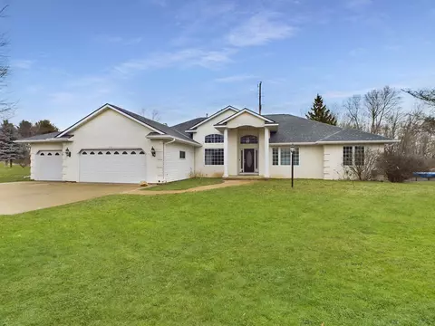 212 Brookwood Dr, Hortonville, WI 54944