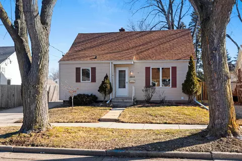 1012 S Walden Ave, Appleton, WI 54915