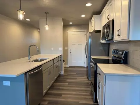 Kitchen - 4802 N Marlo Way #19, Appleton, WI 54913 photo 2 of 3