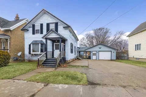 1820 Sherman St, Marinette, WI 54143