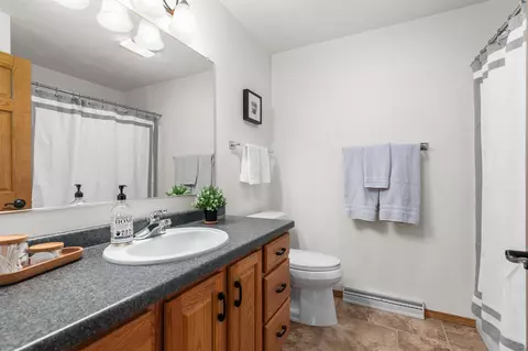 Bath - n9129 Mountainash Lane, Appleton, WI 54915 photo 2 of 3