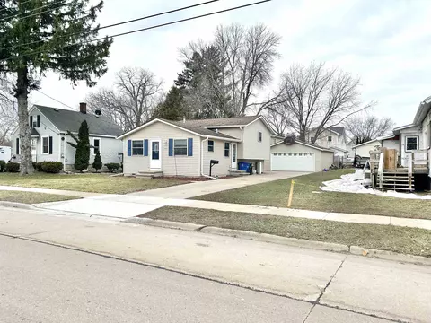 1853 Harrison St, Oshkosh, WI 54901