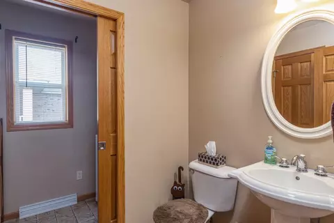 Bath - 4815 N Apple Rd, Appleton, WI 54913 photo 2 of 2