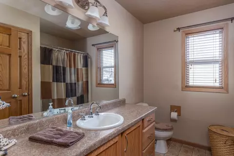 Bath - 4815 N Apple Rd, Appleton, WI 54913 photo 1 of 2