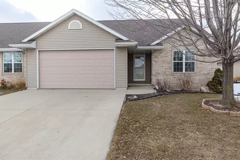 Exterior - 4815 N Apple Rd, Appleton, WI 54913 photo 4 of 8