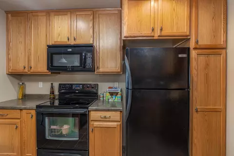 Kitchen - 4815 N Apple Rd, Appleton, WI 54913 photo 2 of 3