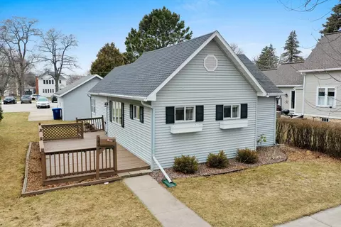 226 S Ontario St, De Pere, WI 54115