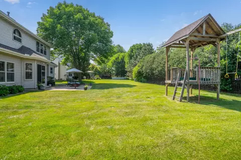 Exterior - 400 E Wayfarer Ln, Appleton, WI 54913 photo 6 of 27
