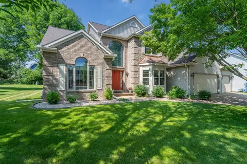 Exterior - 400 E Wayfarer Ln, Appleton, WI 54913 photo 20 of 27