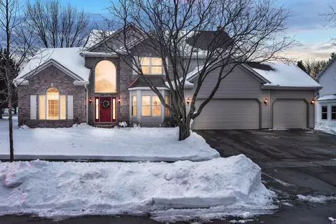400 E Wayfarer Ln, Appleton, WI 54913