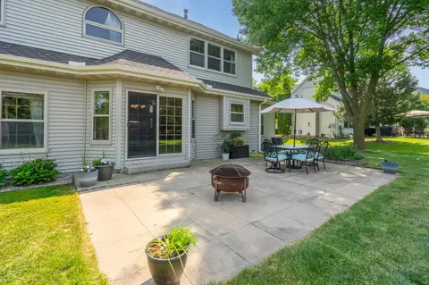Exterior - 400 E Wayfarer Ln, Appleton, WI 54913 photo 10 of 27